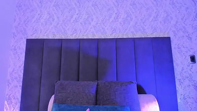 dana hazze online show from 11-25-25, 09:04