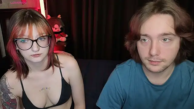 Snapshot of ellen_and_danny chatting on 09-15-25, 05:13 ellen and danny online show from 09-15-25, 05:13