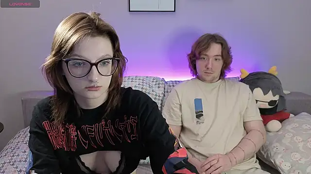 Snapshot of ellen_and_danny chatting on 10-14-25, 05:25 ellen and danny online show from 10-14-25, 05:25