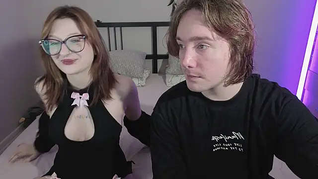 Snapshot of ellen_and_danny chatting on 12-20-25, 05:09 ellen and danny online show from 12-20-25, 05:09