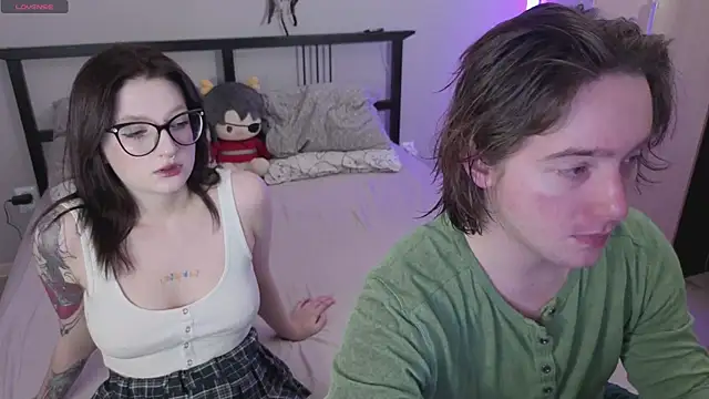 Snapshot of ellen_and_danny chatting on 01-13-26, 05:18 ellen and danny online show from 01-13-26, 05:18