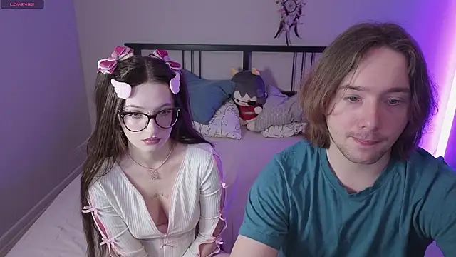 Snapshot of ellen_and_danny chatting on 02-02-26, 05:11 ellen and danny online show from 02-02-26, 05:11