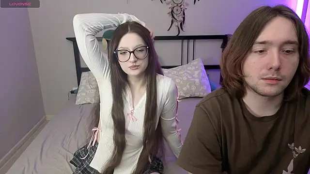 Snapshot of ellen_and_danny chatting on 03-07-26, 05:21 ellen and danny online show from 03-07-26, 05:21