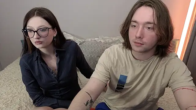 Snapshot of ellen_and_danny chatting on 03-14-26, 04:56 ellen and danny online show from 03-14-26, 04:56