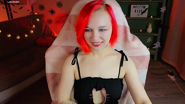 Snapshot of NaomiYoru chatting on 10-23-25, 08:29 NaomiYoru online show from 10-23-25, 08:29