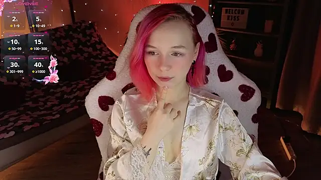 Snapshot of NaomiYoru chatting on 03-08-26, 08:23 NaomiYoru online show from 03-08-26, 08:23