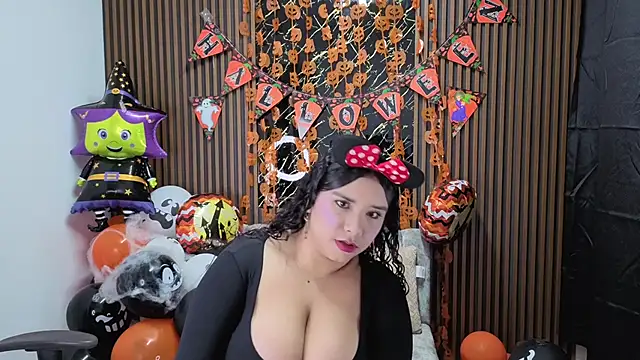 Emy topless online show from 10-28-25, 11:14