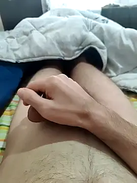 Snapshot of emrekzlk52 chatting on 02-13-26, 11:39 emrekzlk52 online show from 02-13-26, 11:39