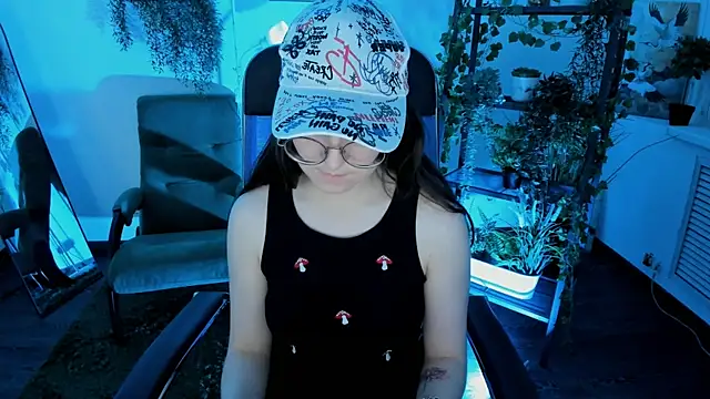 VirtuallVoyant online show from 06-15-26, 04:53
