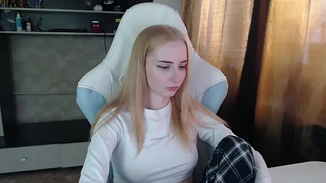 Cutti Crystal online show from 03-10-26, 11:26