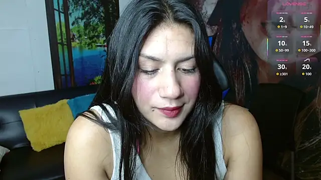 Snapshot of gigi_gilt_ chatting on 11-12-25, 04:13 gigi gilt online show from 11-12-25, 04:13