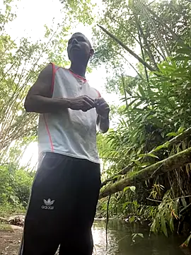 Snapshot of _Logan_Colton_ chatting on 11-22-25, 06:51 Logan Colton online show from 11-22-25, 06:51