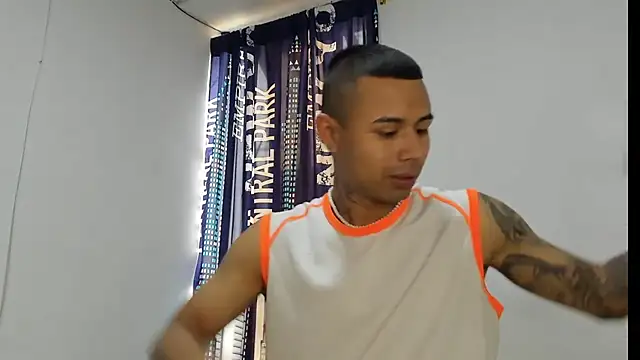 Snapshot of _Logan_Colton_ chatting on 11-26-25, 07:48 Logan Colton online show from 11-26-25, 07:48