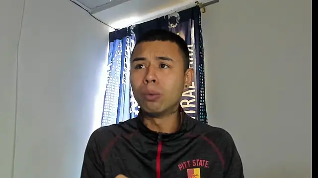 Snapshot of _Logan_Colton_ chatting on 01-06-26, 06:55 Logan Colton online show from 01-06-26, 06:55