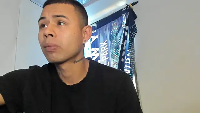 Snapshot of _Logan_Colton_ chatting on 02-14-26, 06:48 Logan Colton online show from 02-14-26, 06:48