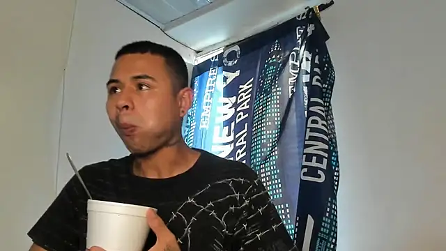 Snapshot of _Logan_Colton_ chatting on 03-07-26, 07:55 Logan Colton online show from 03-07-26, 07:55