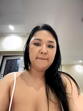 Snapshot of thedaynahoney chatting on 09-19-25, 02:07 thedaynahoney online show from 09-19-25, 02:07