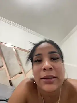 Snapshot of MarianaaSantos chatting on 05-15-26, 06:09 MarianaaSantos online show from 05-15-26, 06:09