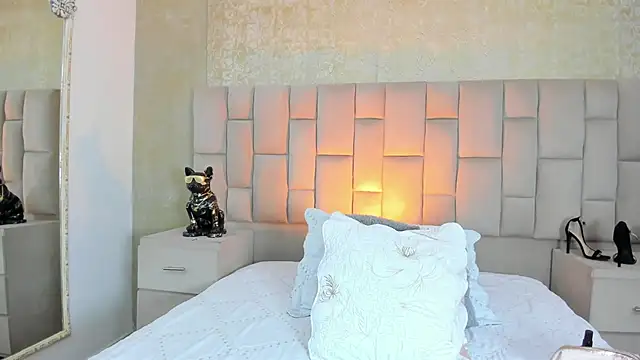 cloesummerr  online show from 11-17-25, 12:33