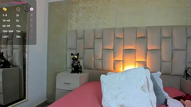 cloesummerr  online show from 11-22-25, 12:04