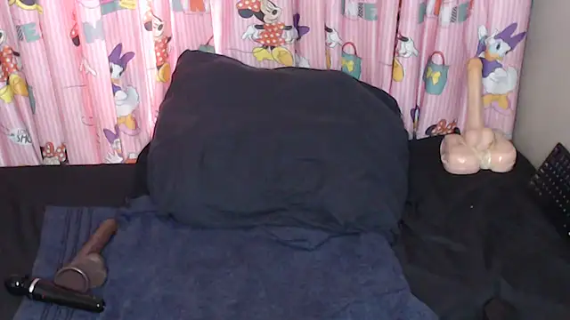 TrishahXo online show from 06-10-26, 08:46