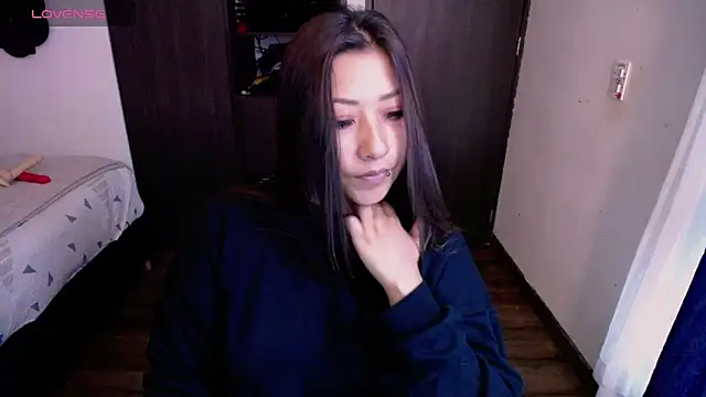 Mia 1120 online show from 05-13-26, 02:36