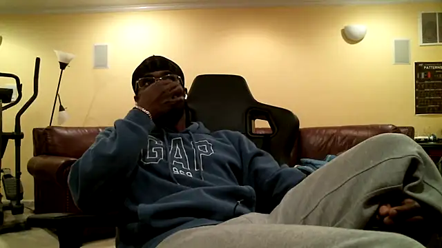 Snapshot of james421__ chatting on 05-03-26, 04:18 james421 online show from 05-03-26, 04:18