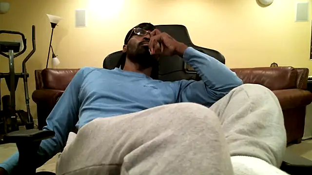 Snapshot of james421__ chatting on 06-01-26, 02:24 james421 online show from 06-01-26, 02:24