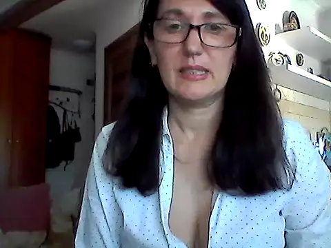 Elena48324 online show from 05-26-26, 07:15
