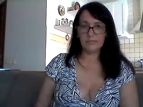 Elena48324 online show from 06-27-26, 10:53
