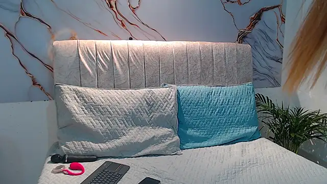 Snapshot of _Tiffany1 chatting on 10-24-25, 02:19  Tiffany1 online show from 10-24-25, 02:19