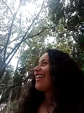 Snapshot of Yaya_watson chatting on 09-10-25, 05:13 Yaya watson online show from 09-10-25, 05:13