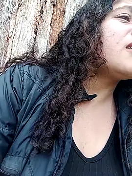 Snapshot of Yaya_watson chatting on 10-29-25, 09:16 Yaya watson online show from 10-29-25, 09:16