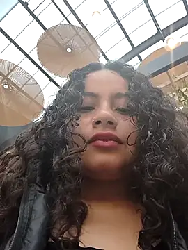 Snapshot of Yaya_watson chatting on 11-13-25, 09:03 Yaya watson online show from 11-13-25, 09:03