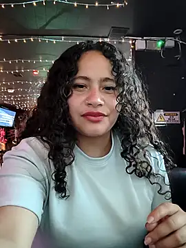 Snapshot of Yaya_watson chatting on 11-18-25, 09:41 Yaya watson online show from 11-18-25, 09:41