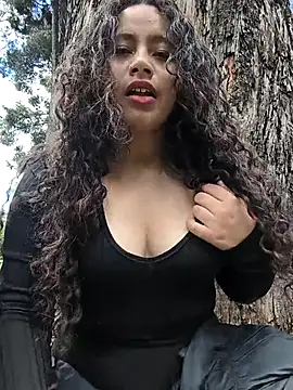 Snapshot of Yaya_watson chatting on 11-22-25, 07:13 Yaya watson online show from 11-22-25, 07:13