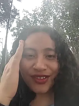 Snapshot of Yaya_watson chatting on 12-22-25, 06:27 Yaya watson online show from 12-22-25, 06:27