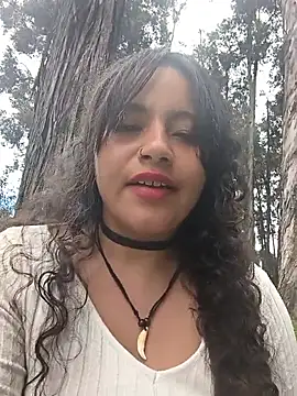 Snapshot of Yaya_watson chatting on 02-17-26, 06:58 Yaya watson online show from 02-17-26, 06:58