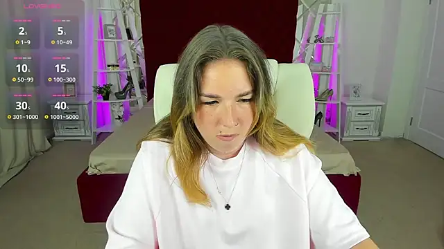 Sofii darling online show from 06-12-26, 04:39