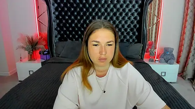 Sofii darling online show from 06-15-26, 04:20
