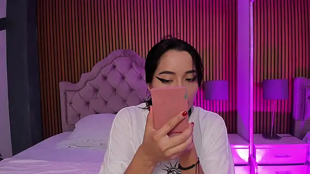 Snapshot of Starbutterflyy_ chatting on 11-04-25, 04:11 Starbutterflyy online show from 11-04-25, 04:11