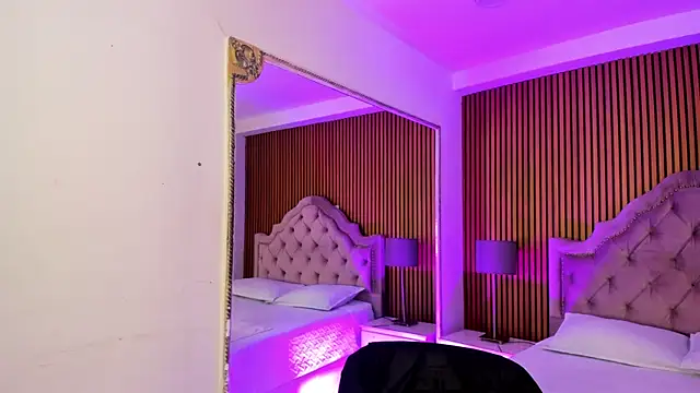 Snapshot of Starbutterflyy_ chatting on 11-12-25, 04:02 Starbutterflyy online show from 11-12-25, 04:02