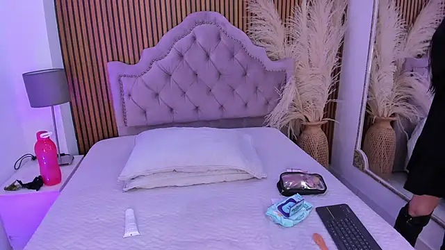 Snapshot of Starbutterflyy_ chatting on 02-23-26, 05:05 Starbutterflyy online show from 02-23-26, 05:05