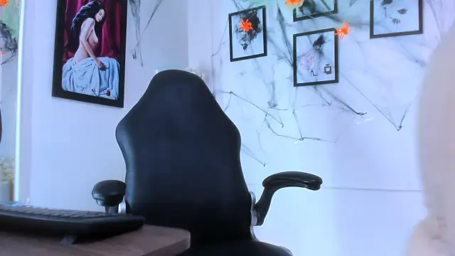 Ariana costa online show from 10-29-25, 01:46