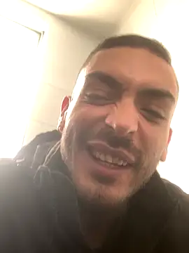 Snapshot of malek_xarx_ chatting on 09-15-25, 02:28 malek xarx online show from 09-15-25, 02:28