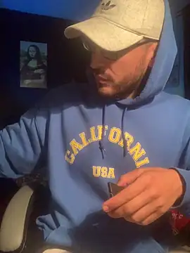 Snapshot of malek_xarx_ chatting on 12-20-25, 12:40 malek xarx online show from 12-20-25, 12:40