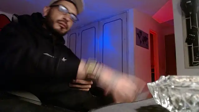 Snapshot of malek_xarx_ chatting on 02-03-26, 01:37 malek xarx online show from 02-03-26, 01:37