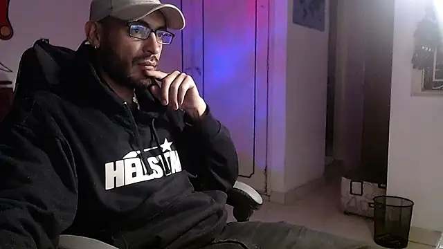 Snapshot of malek_xarx_ chatting on 02-08-26, 06:50 malek xarx online show from 02-08-26, 06:50