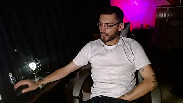 Snapshot of malek_xarx_ chatting on 02-10-26, 02:04 malek xarx online show from 02-10-26, 02:04