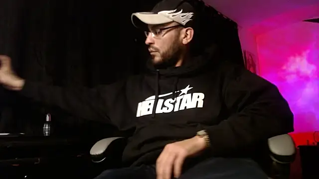 Snapshot of malek_xarx_ chatting on 02-16-26, 01:46 malek xarx online show from 02-16-26, 01:46